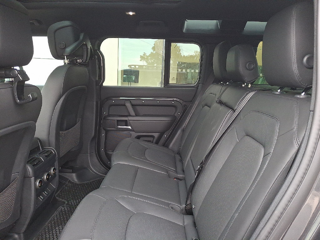 New 2026 Land Rover Defender 110 X-Dynamic SE AWD/4WD image 6
