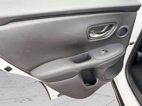 Used 2023 Honda HR-V EX-L image 33