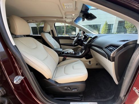Used 2019 Ford Edge Titanium w/ Cold Weather Package FWD image 15