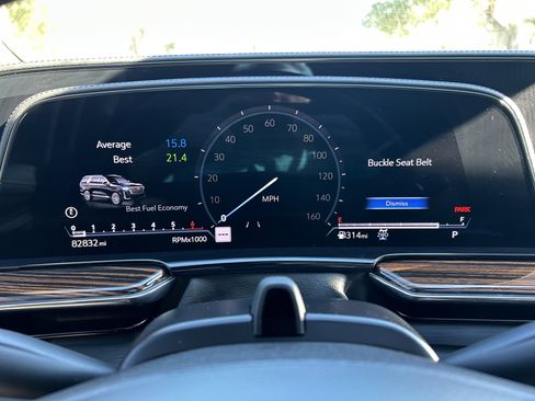 Used 2023 Cadillac Escalade ESV Premium Luxury image 23