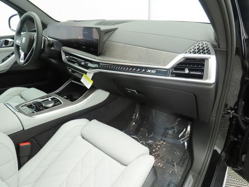 Certified 2025 BMW X5 sDrive40i image 19