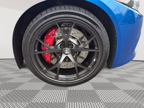 Used 2018 Alfa Romeo Giulia Quadrifoglio w/ Driver Assist Dynamic Package image 39