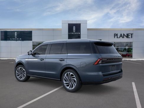 New 2026 Lincoln Navigator Reserve image 4