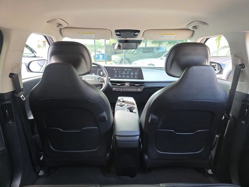 Used 2022 Kia EV6 Light RWD image 33