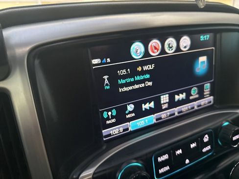 Used 2017 GMC Sierra 1500 SLT w/ Suspension Package, Off-Road image 3