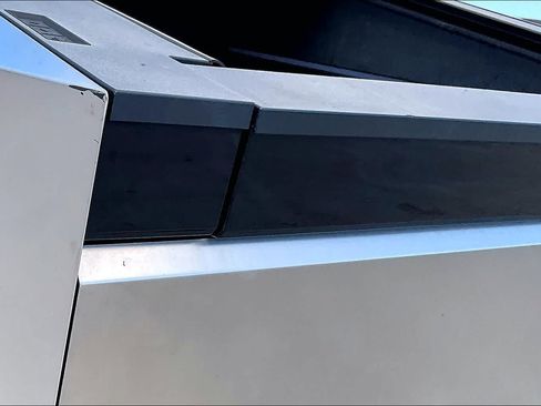 Used 2024 Tesla Cybertruck AWD Crew Cab image 32