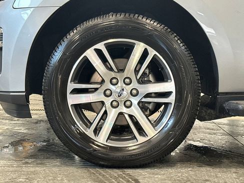 Used 2024 Ford Expedition Max Limited AWD/4WD image 9