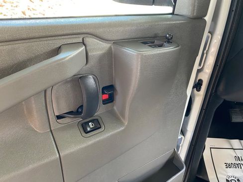 Used 2025 Chevrolet Express 2500 w/ Driver Convenience Package RWD image 20