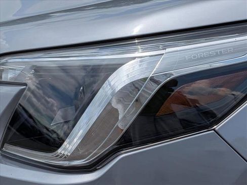 Used 2022 Subaru Forester Premium AWD/4WD image 9