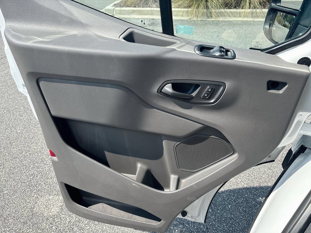 Used 2025 Ford Transit 250 Low Roof w/ Exterior Upgrade Package RWD image 27