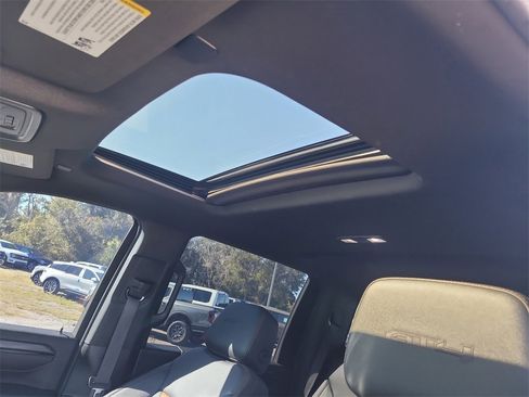 Used 2024 GMC Sierra 2500 AT4 w/ AT4 Premium Plus Package image 18