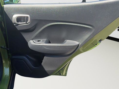 Used 2020 Hyundai Venue SEL FWD image 24