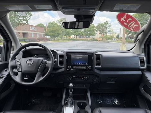 Used 2024 Nissan Frontier SL w/ Technology Package RWD image 38