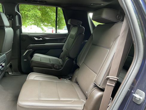 Used 2023 GMC Yukon Denali RWD image 38