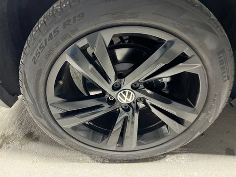 Used 2024 Volkswagen Tiguan SE R-Line FWD image 39