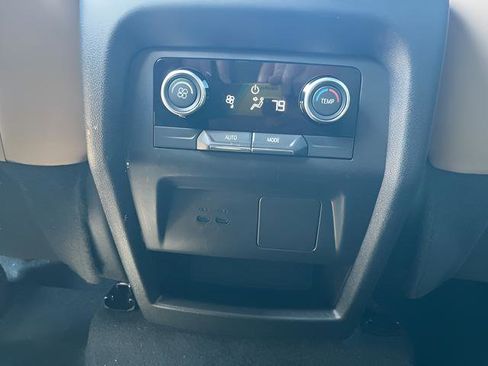 Used 2025 Buick Enclave Preferred image 33