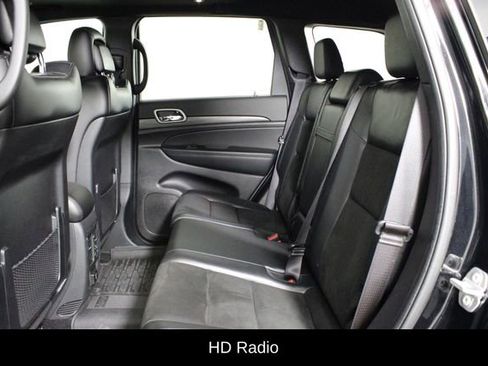 Used 2021 Jeep Grand Cherokee Laredo AWD/4WD image 13