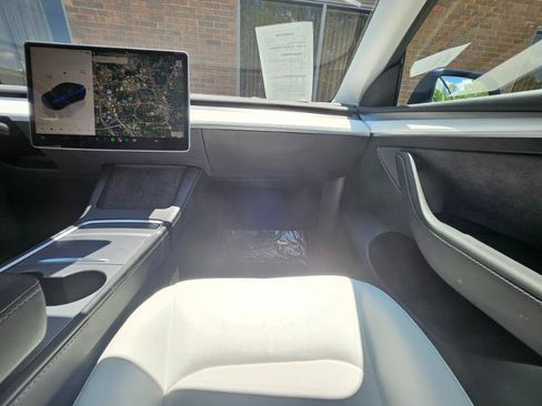 Used 2024 Tesla Model Y Long Range RWD image 53