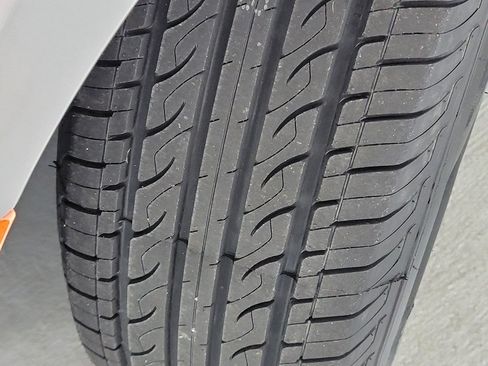 Used 2023 Chrysler Pacifica Touring-L FWD image 33