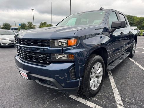 Used 2020 Chevrolet Silverado 1500 Custom w/ Custom Value Package AWD/4WD image 8