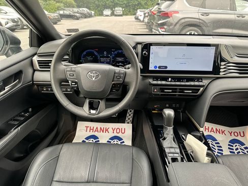 Used 2025 Toyota Camry XSE FWD image 25