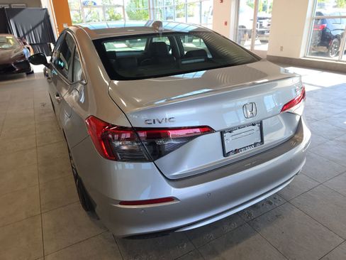 Used 2023 Honda Civic Touring image 10
