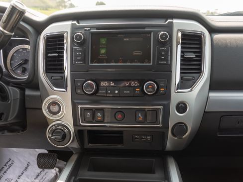 Used 2019 Nissan Titan PRO-4X AWD/4WD image 12