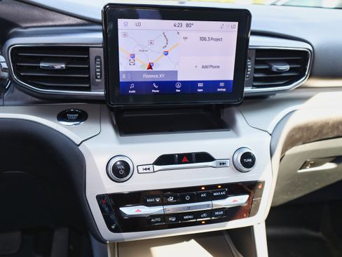 Used 2023 Ford Explorer XLT w/ Equipment Group 202A image 19