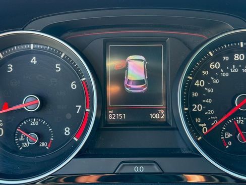 Used 2018 Volkswagen GTI SE w/ SE Leather Package image 15