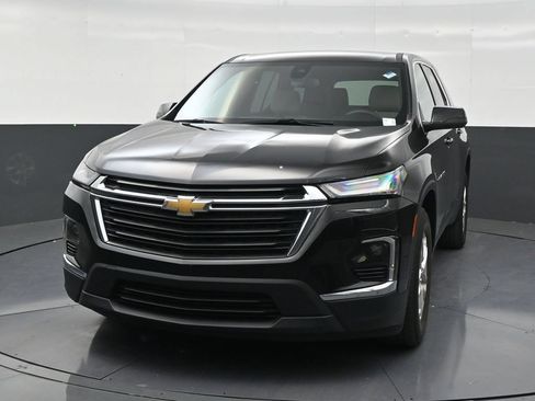 Used 2023 Chevrolet Traverse LS FWD image 8