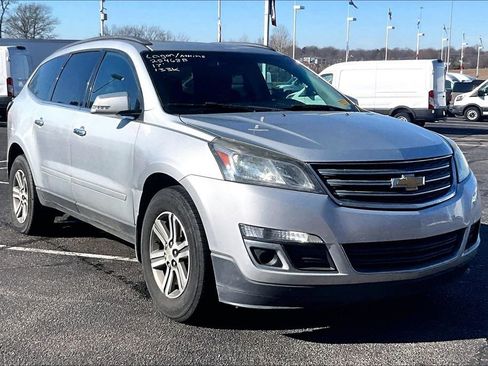 Used 2017 Chevrolet Traverse LT image 1
