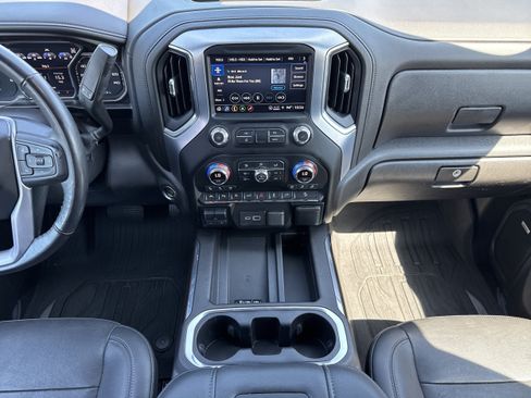 Used 2021 GMC Sierra 1500 SLT w/ SLT Premium Plus Package AWD/4WD image 18