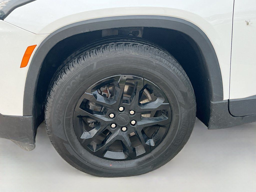 Used 2023 Chevrolet Traverse LS w/ Safety Package FWD image 29