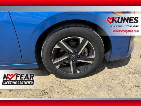 Used 2025 Nissan Sentra SV FWD image 15