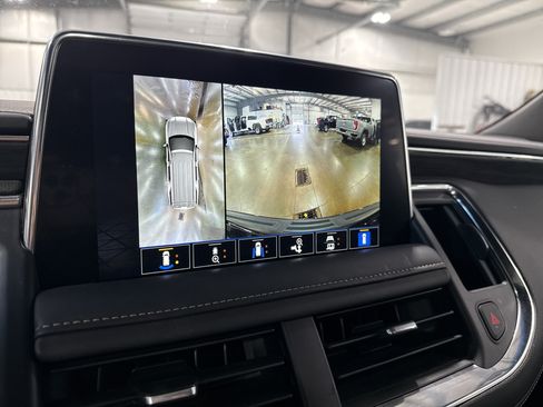 Used 2023 GMC Yukon SLT w/ SLT Premium Package AWD/4WD image 15