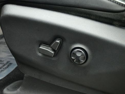 Used 2022 Chrysler Pacifica Limited image 18