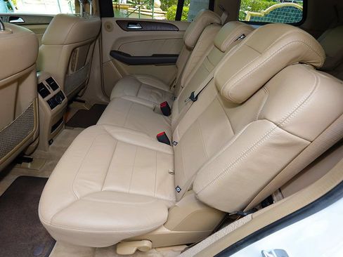 Used 2016 Mercedes-Benz GL 450 4MATIC image 29