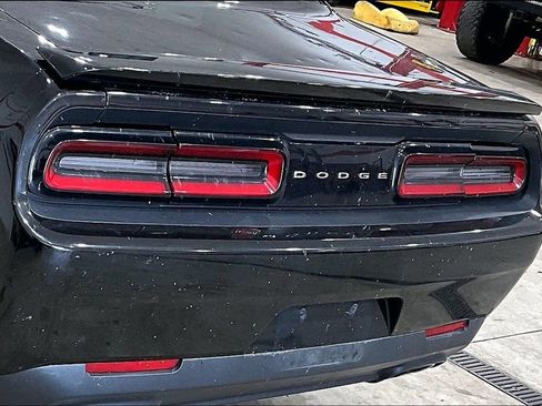 Used 2015 Dodge Challenger R/T w/ Quick Order Package 22B R/T RWD image 27