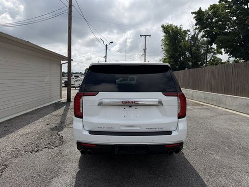 Used 2022 GMC Yukon XL Denali AWD/4WD image 9
