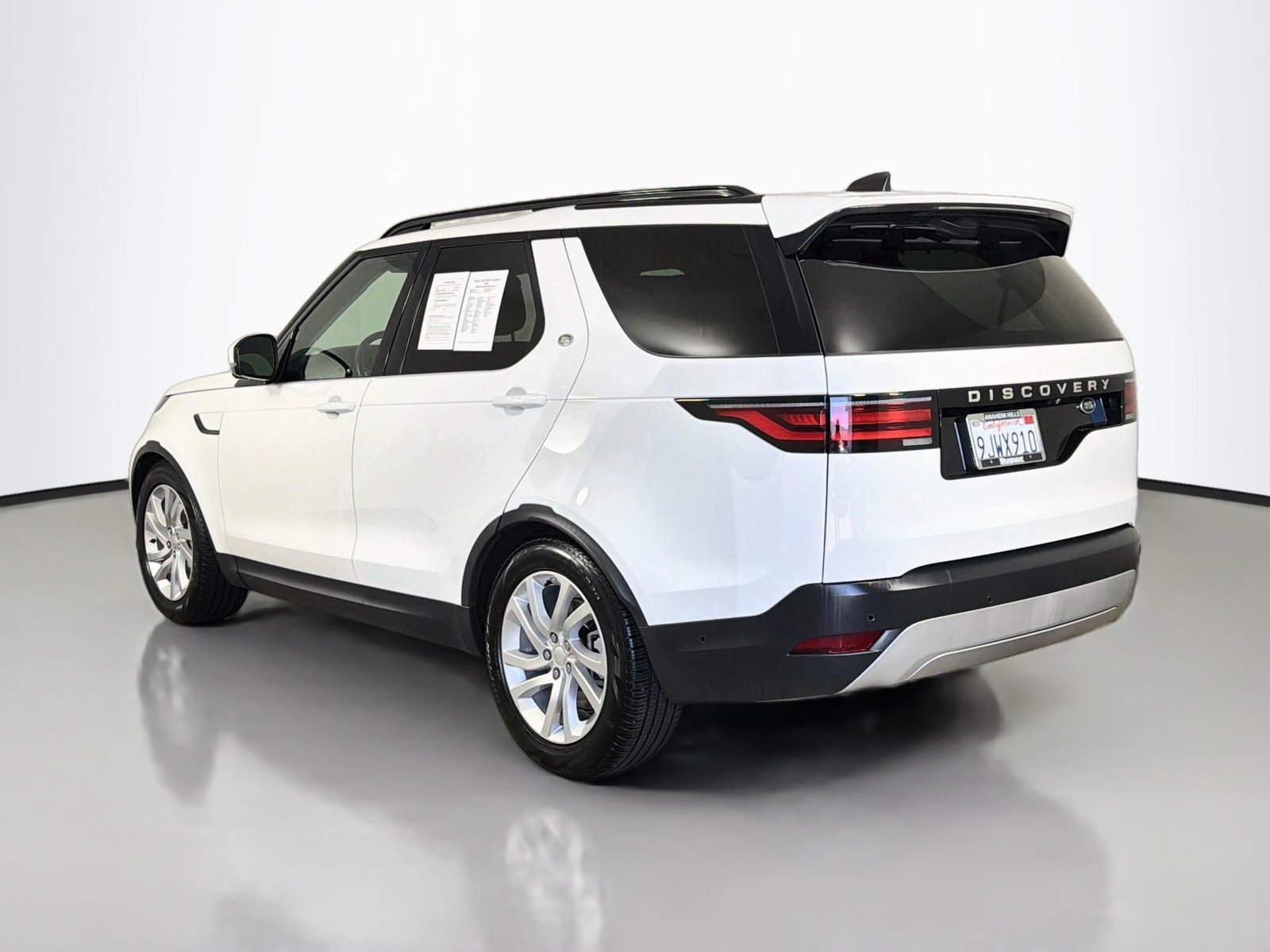 Used 2023 Land Rover Discovery S AWD/4WD image 3