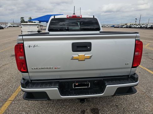 Used 2019 Chevrolet Colorado LT w/ LT Convenience Package image 8