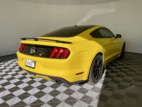 Used 2017 Ford Mustang GT Premium RWD image 6