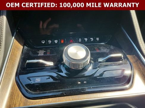 Certified 2024 Jeep Grand Wagoneer Series I AWD/4WD image 28