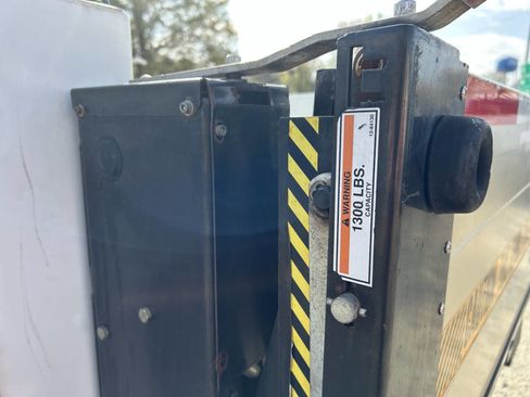 Used 2018 Ford F350 XL w/ Power Equipment Group image 19