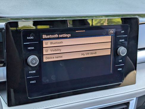 Used 2025 Volkswagen Taos SE w/ Panoramic Sunroof Package FWD image 29