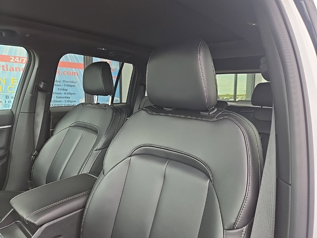 New 2026 Jeep Grand Cherokee Limited w/ Limited Altitude Package AWD/4WD image 10