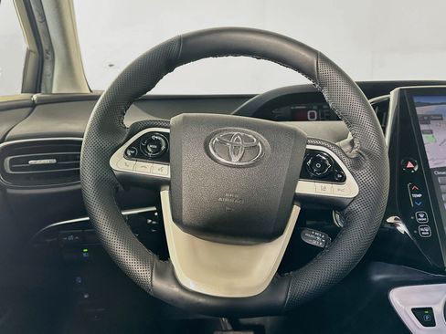 Used 2017 Toyota Prius Prime Plus FWD image 17