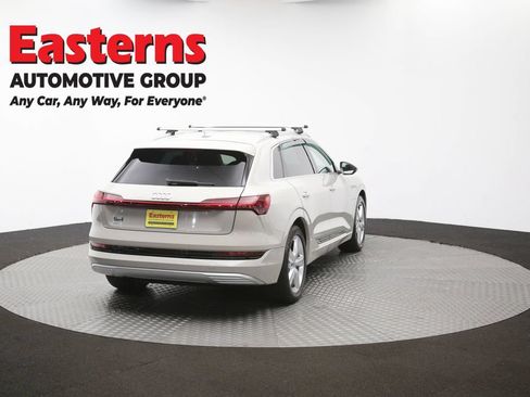 Used 2019 Audi e-tron Prestige w/ Prestige Package AWD/4WD image 38