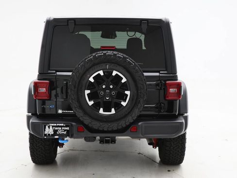 Used 2025 Jeep Wrangler Unlimited Rubicon 4xe w/ Convenience Group image 7