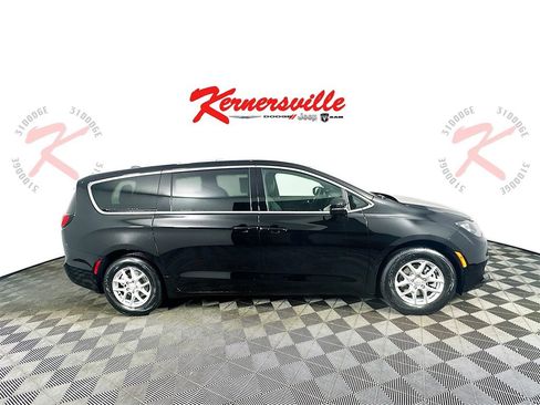 New 2026 Chrysler Voyager LX image 8